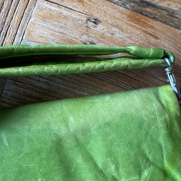 MO851 Clutch / Wristlet - Picture 5 of 7